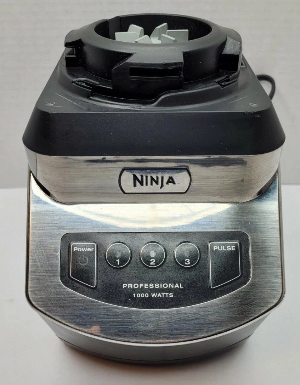 Ninja Professional Blender with 1000-Watt Base Only in Black - NJ600 WORKS