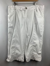Women s Fresh Produce White Capri Pants Size ...