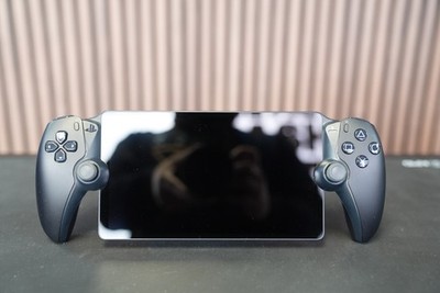 PlayStation CFI-Y1001 8'' LCD Portal Wireless Remote Player - Midnight Black