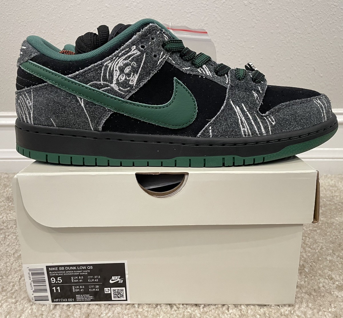 Nike SB Dunk Low QS There Skateboards Size 9.5 HF7743-001 Black 