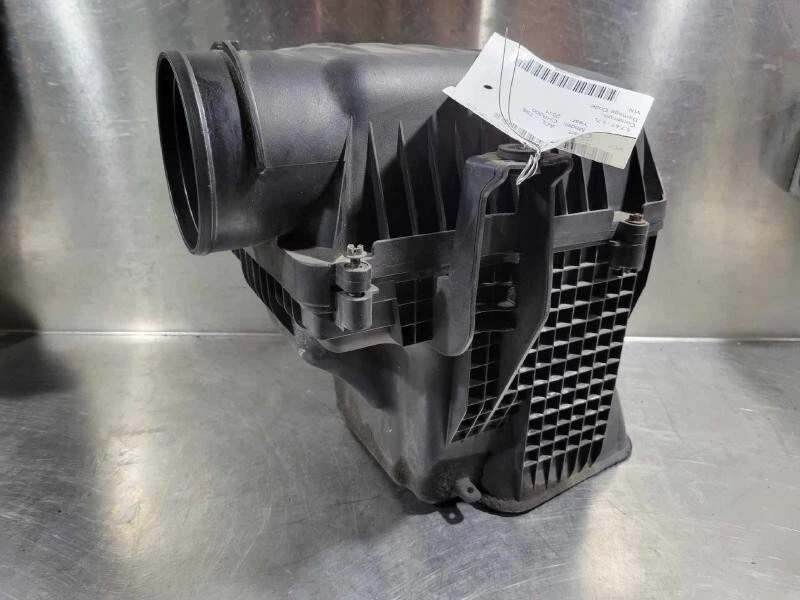 2011-2020 Dodge Charger Air Cleaner Filter Box 5.7L w/o police package OEM - Изображение 2 из 4