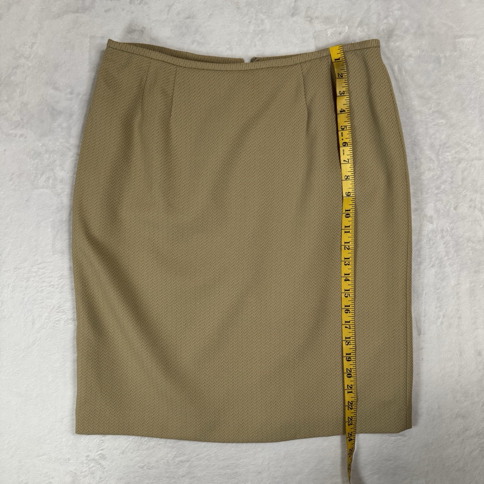 Le Suit 2 Pc Blazer Skirt Suit Set Size 12 P Khaki Tan Peak Lapel Tailored Retro