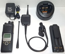 MOTOROLA XTS5000 700 800 MHz P25 Digital Police Fire EMS RADIO H18UCF9PW6AN