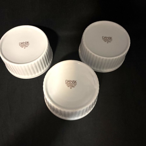 3 tazas de natillas Dansk Bisserup blancas acanaladas Ramekins utensilios para hornear 4,25" usadas en excelente estado - Imagen 3 de 4