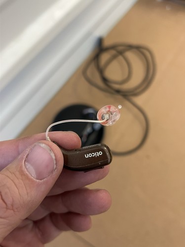 PAIR OF RECHARGEABLE OTICON MINIRITE MORE 2 HEARING AIDS - Picture 4 of 18