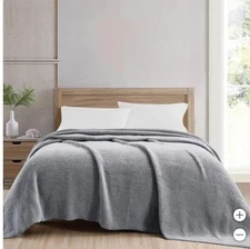 Jennifer Adams Blanket Gray Grey Marshmallow Lightweight Easy Care 450 GSM