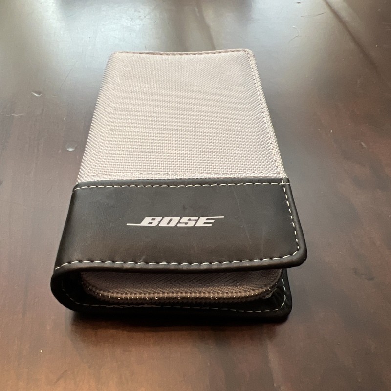 Bose SoundTrue Ultra Earbuds Carrying Case Travel Zippered 5”x3”x 1” w/adapter