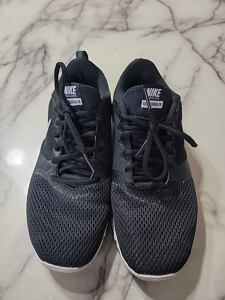 Nike Womens Nike Flex Essential Training W Nike Flex Essential TR