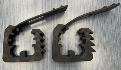 Lot of 2 GO BETWEEN QUICK FIST clamp - Item #80010  1-3/4  to 2-1/2'' Diameter