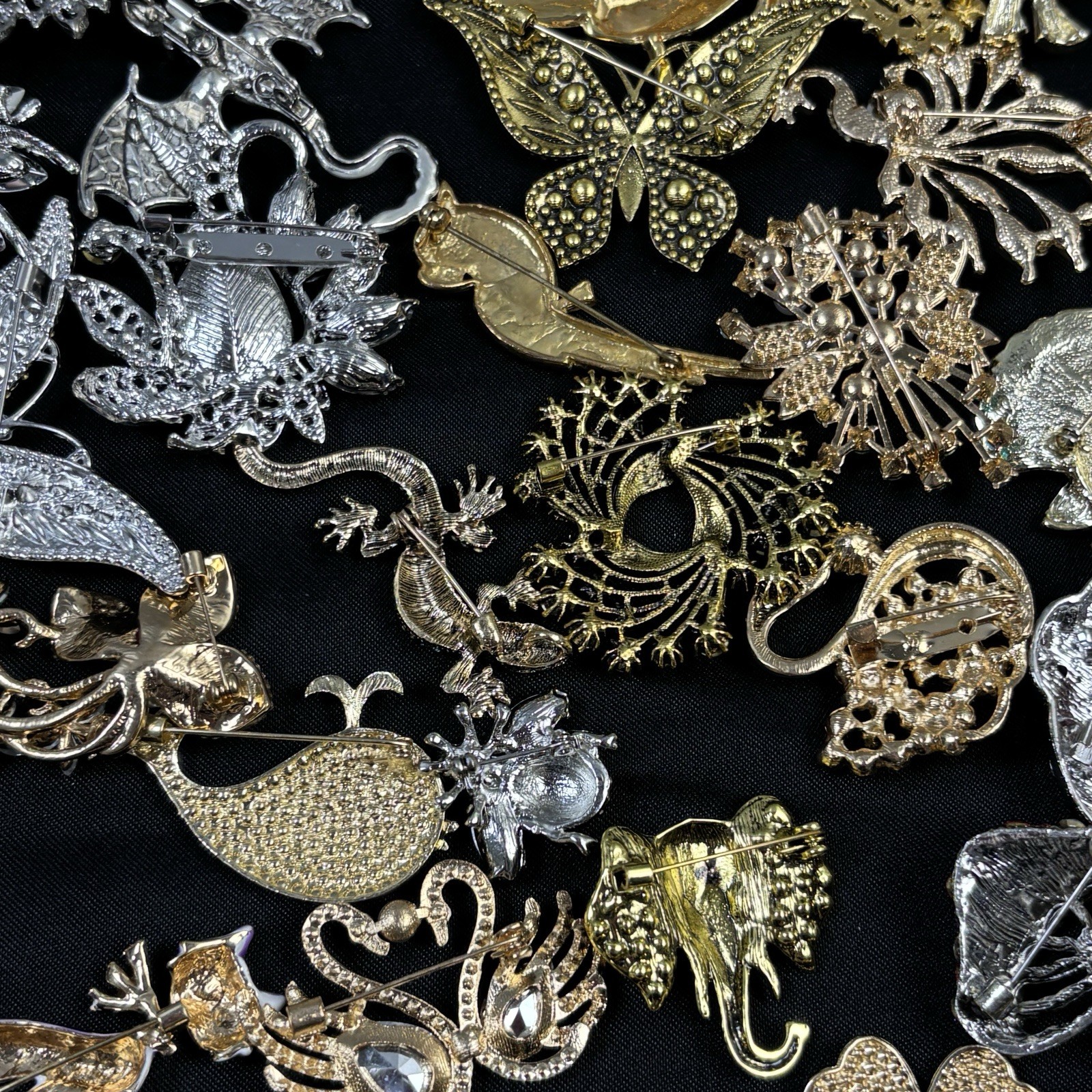 Mostly Modern Assorted Unsigned Brooch Pin Lot Of… - image 17