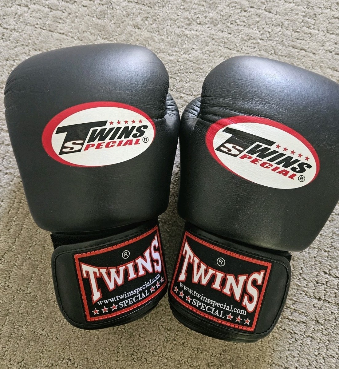 Twins Special 12oz Boxing Gloves Black | eBay
