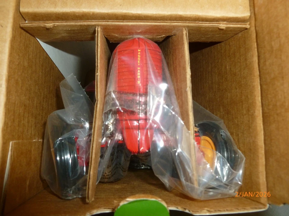 Tractor diésel The Toy Farmer 1992-Massey Harris 55 Ertl 1/16 6 de noviembre de 1992 raro Foto 3 de 4