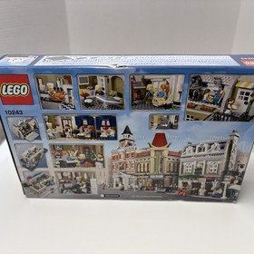 LEGO Creator Expert: Parisian Restaurant (10243) 100% Complete with Box 