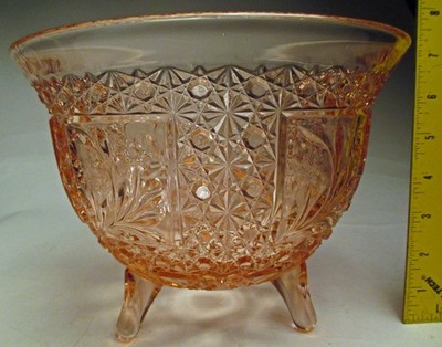 VTG McKee Glass Snappy Innovation Line Prescut Floral Three Footed Pink Bowl