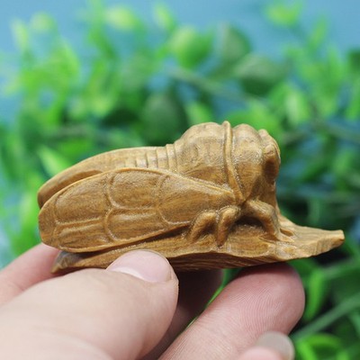 Amazing Masterpiece: Green Sandalwood Cicada Song Carving Craftsmanship Ornament