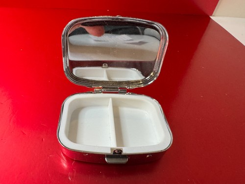 Caja de pastillas de medicina de 2 compartimentos caja de píldoras portátil para monedero de bolsillo - Imagen 4 de 8