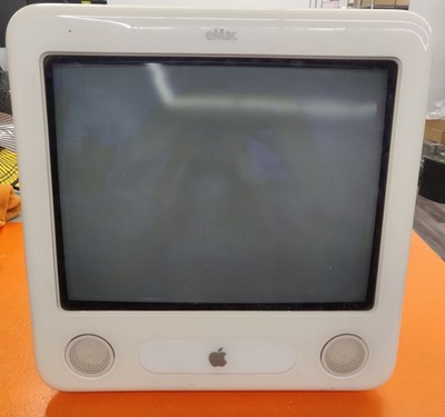       *AS IS* Vintage Apple eMac A1002 All in One Power PC Computer