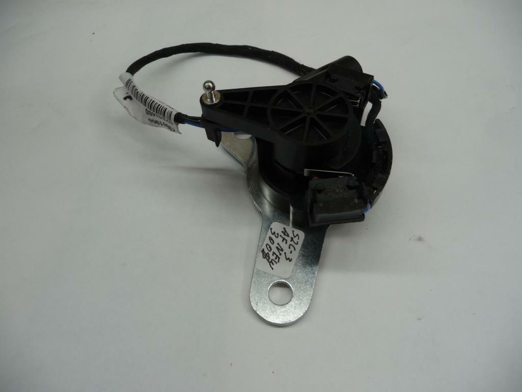 2010-2015 Ferrari 458 Italia, Spider LH, Left Lock Cylinder 82343400 OEM A1