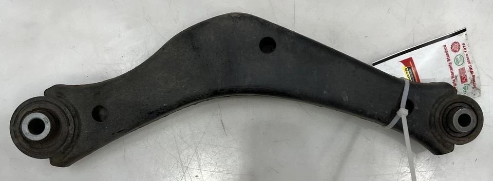 Brazo de control de suspensión superior lateral del pasajero trasero GM se adapta a Impala Lacrosse Malibu Foto 4 de 4