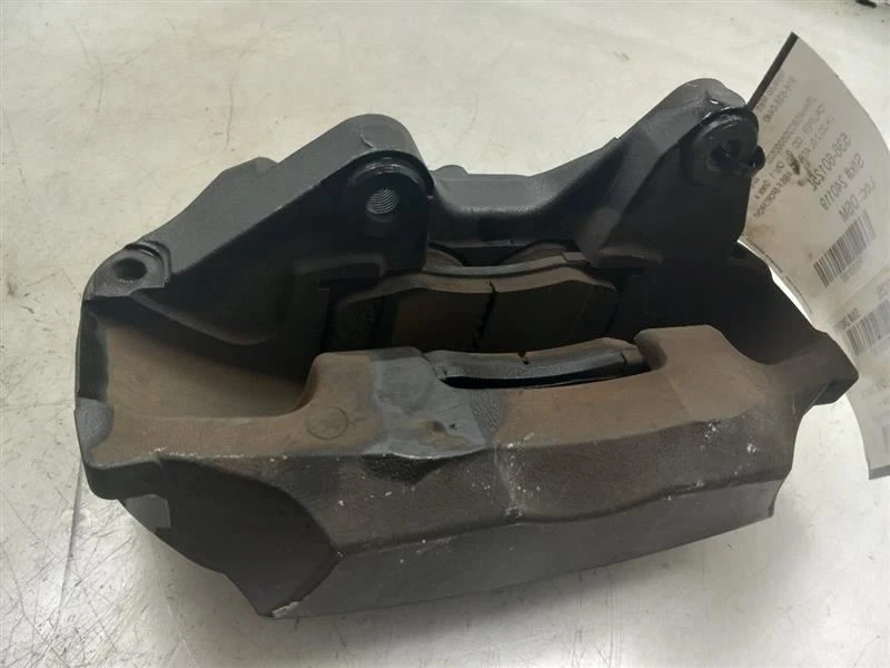 司机卡钳正面带包装 F Sport 适合 13-19 LEXUS GS350 — 第 3/4 张图片