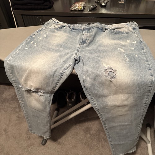 Men's Blue Light Wash Distressed Denim Jeans, Solid, 5-Pocket Design