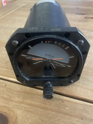 Sigma Tek Attitude Indicator 5000B-20 P/N 23-501-06-9