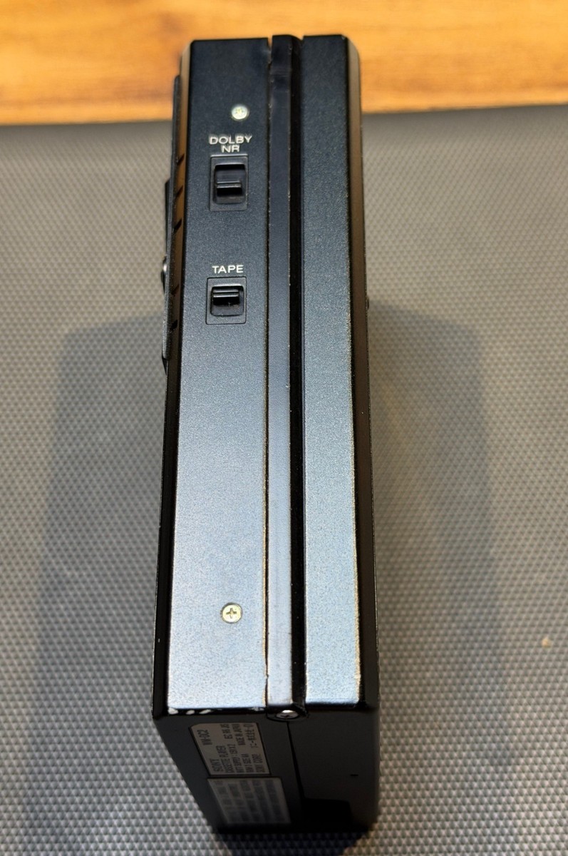 Sony Walkman WM-DC2 Cassette Player AMORPHOUS HEAD EXCELLENT