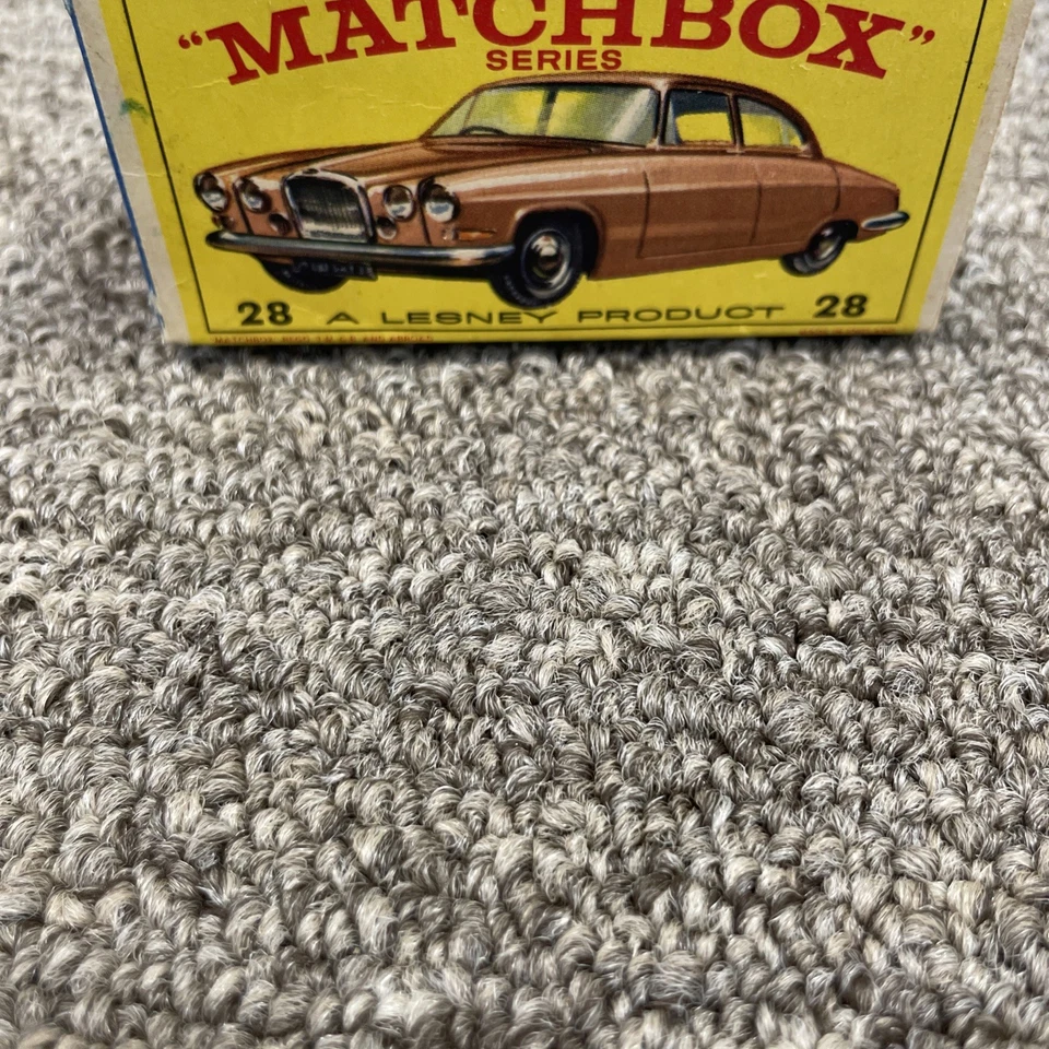 MATCHBOX TRAFFIC GAME COMPLETE With 2 cars ! - Image 3 of 4