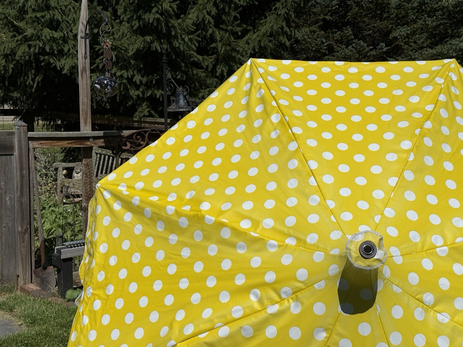 Vintage MCM Vinyl Tilting Finkel Aluminum Patio Umbrella Yellow Polkadots 8ft