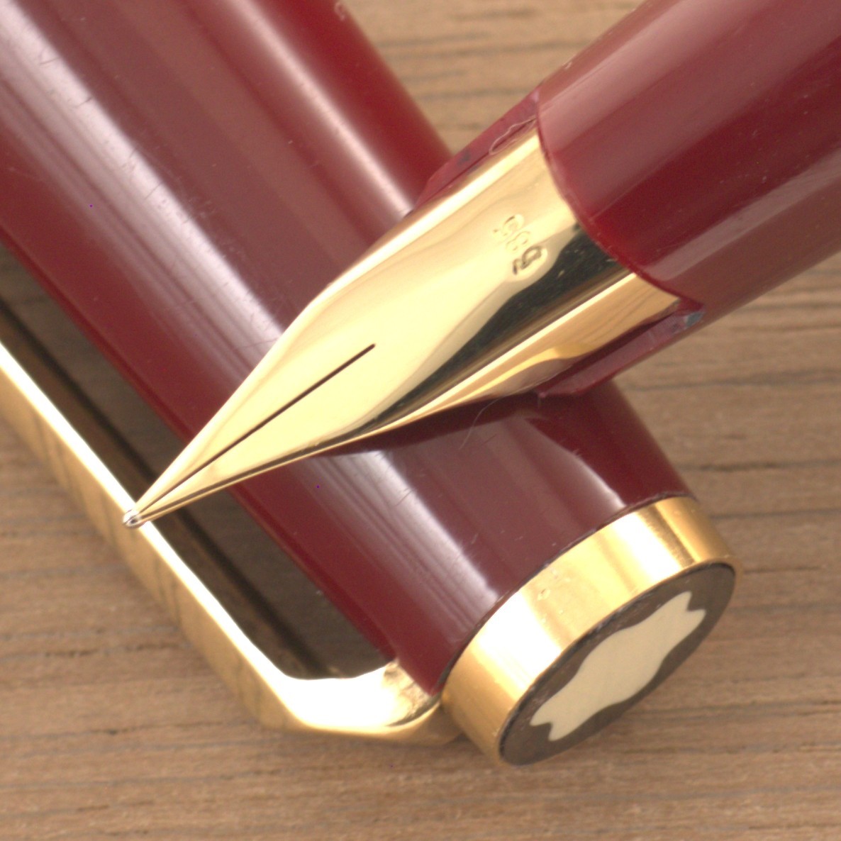Vintage 1970s Montblanc 320(P) 14K 585 EF Nib Fountain Pen W