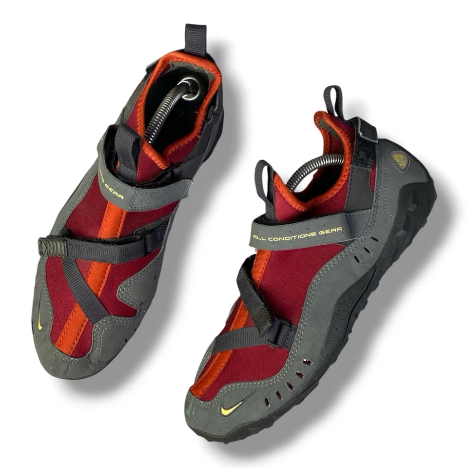 Chaussures vintage Nike ACG Toketee 305316 années 2000 rouge gris US 10 UK 9 ... - Photo 1/4