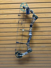 Item 3562 - Bear Archery Compound Bow - Encounter - LH - 29” - 70#