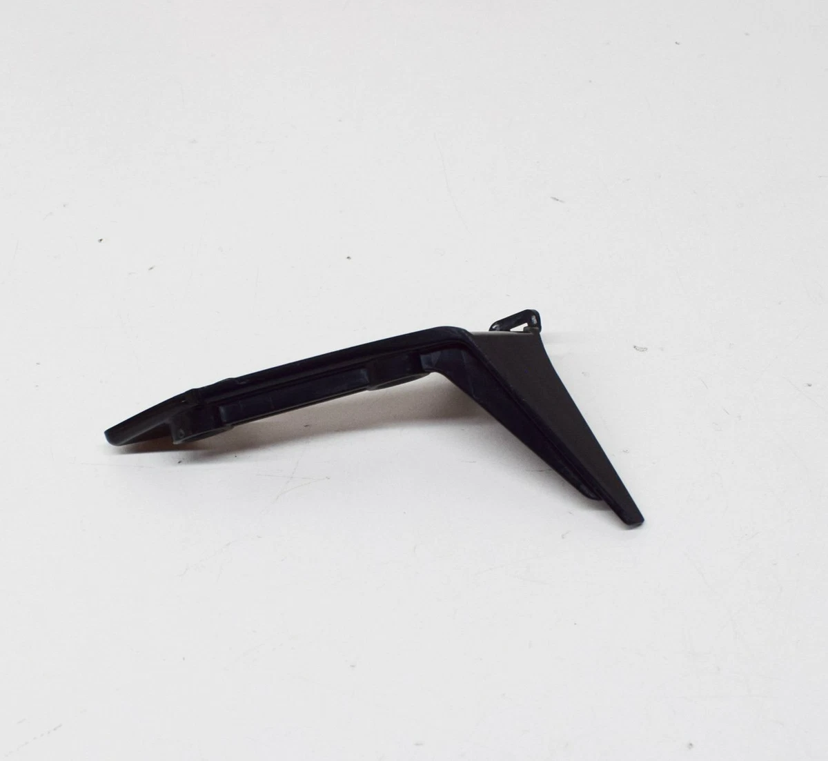 BMW 2 F87 Front Right Bumper Bracket 8066942 51118066942 2015 NEW 