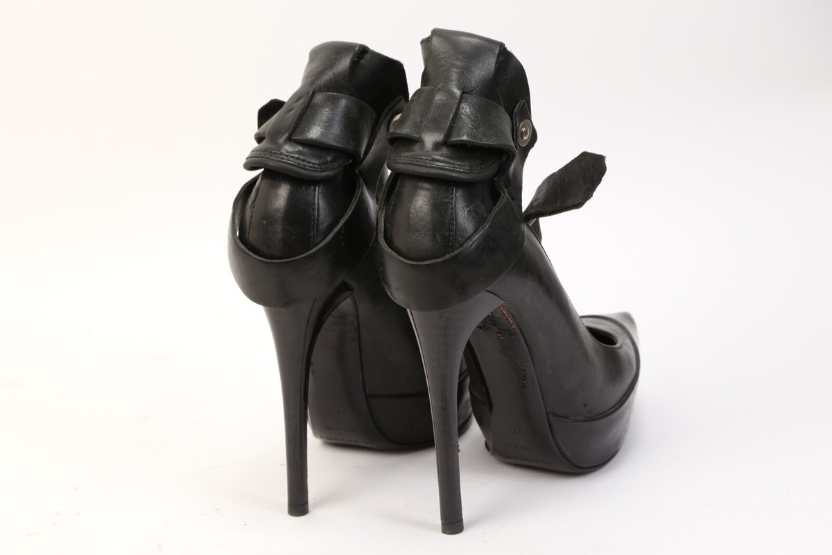 BURBERRY Prorsum Black Leather Ankle Buckle Platform Heels  display picture 1