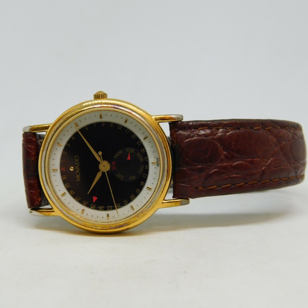 Ladies Swiss Movado 87-06-825 Calender Day Date Dial Gold