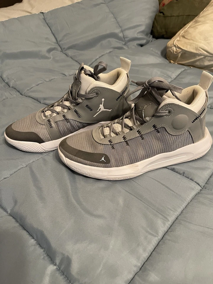 Tênis Jordan Jumpman Zoom Flight 2020 cinza/branco tamanho 10 masculino BQ3449-002 - Imagem 2 de 4