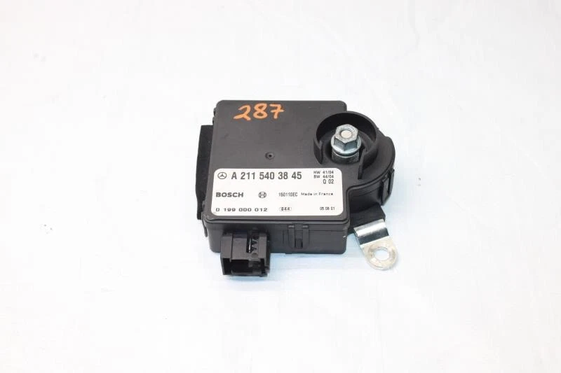 Mercedes E55 W211 2005 sedán #287 carrocería control maletero carga batería Foto 2 de 4