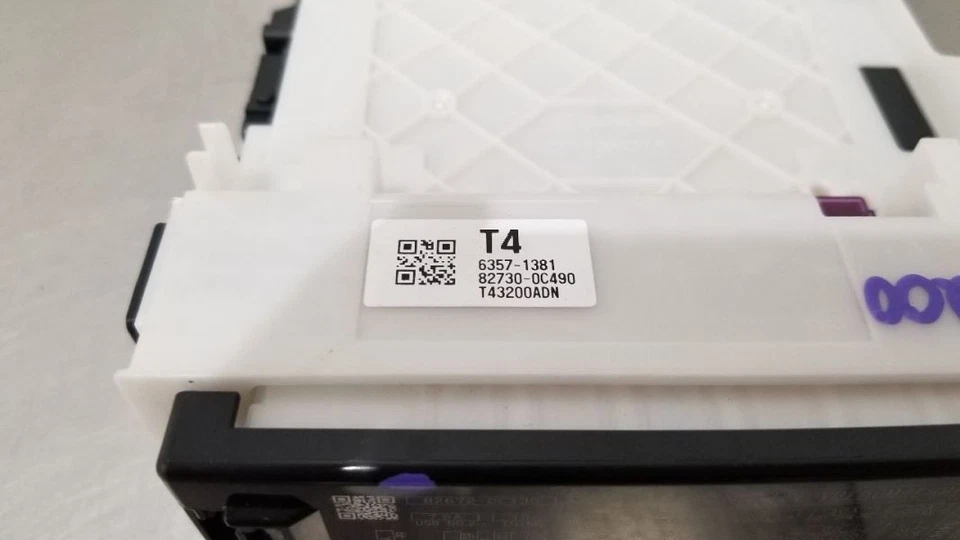 24 BLOQUE DE CONEXIONES DISTRIBUCIÓN DE ENERGÍA TOYOTA TUNDRA 827300C490 Foto 4 de 4