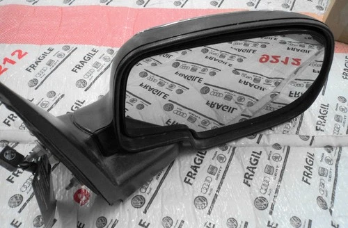 2003-2007 GMC Chevy Tahoe Silverado Yukon  SideView Mirror Assembly  Right Side