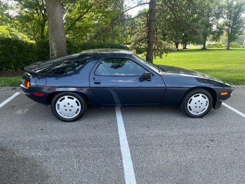 1986 Porsche 928 