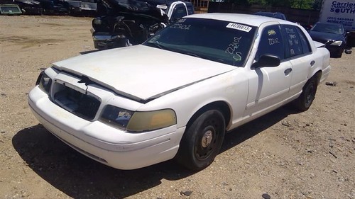 Wash Reservoir Includes Pump Fits 00-11 CROWN VICTORIA 813558 - Picture 1 of 12