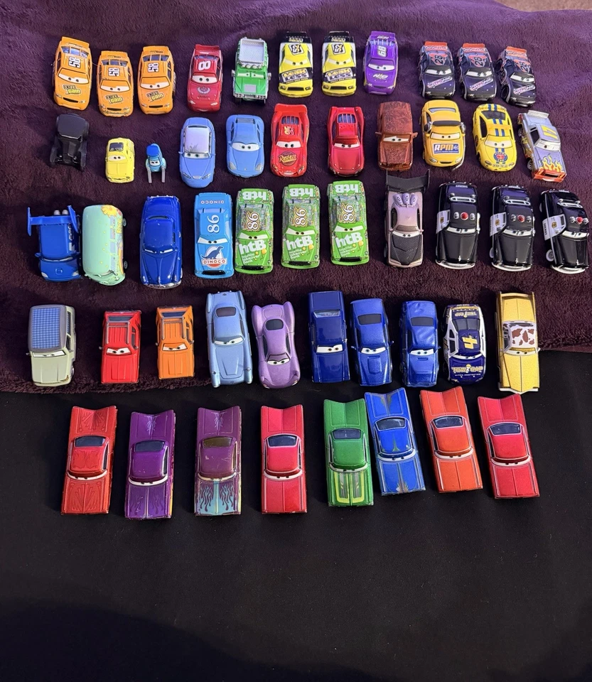 RIESIGES KONVOLUT Disney Pixar Cars 1:55 Diecast Modell Spielzeugautos (51 Fahrzeuge insgesamt) - Bild 1 von 4