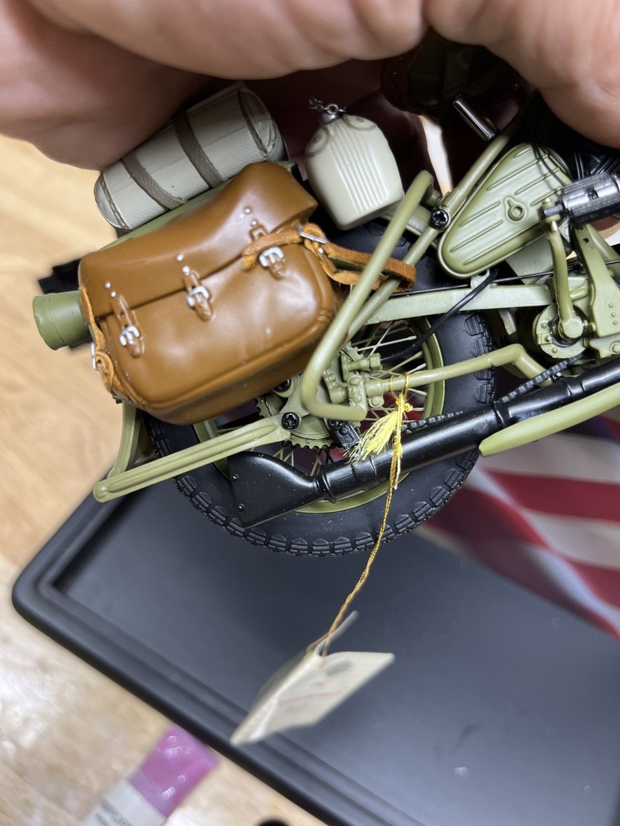 DEFECTIVE Franklin Mint Precision Models 110 Scale 1943 Harley