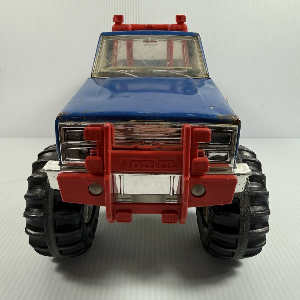 Camioneta pickup Tonka Mud Runner de acero prensado con calcomanías de colección 1983 Foto 3 de 4