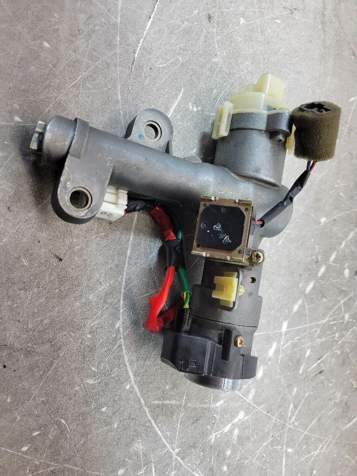 2006 2007 2008 2009 2010 2011 2012 2013 2014 KIA SEDONA IGNITION SWITCH + KEY - Image 3 of 4