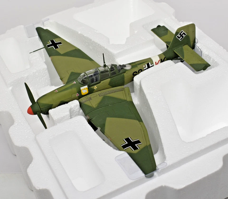 ARMOUR 1:48 DIE-CAST GERMAN LUFTWAFFE WWII JU 87 STUKA D 98107 NIB - Image 3 of 4