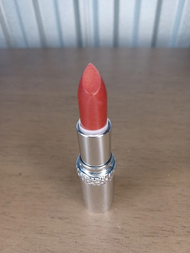 La Prairie Cellular Luxe Lip Colour  Molten  3.5gr. 0.12oz.  Full Size - Image 2 of 4