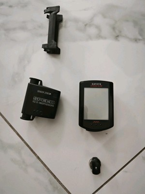 Cateye CC-RD310W Strada Slim kabelloser Fahrradcomputer mit Geschwindigkeitssensor KOSTENLOSER VERSAND