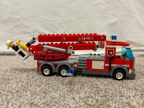 Lego City  Fire Station 7945 Retired Set w/4Minifigs Vehicles