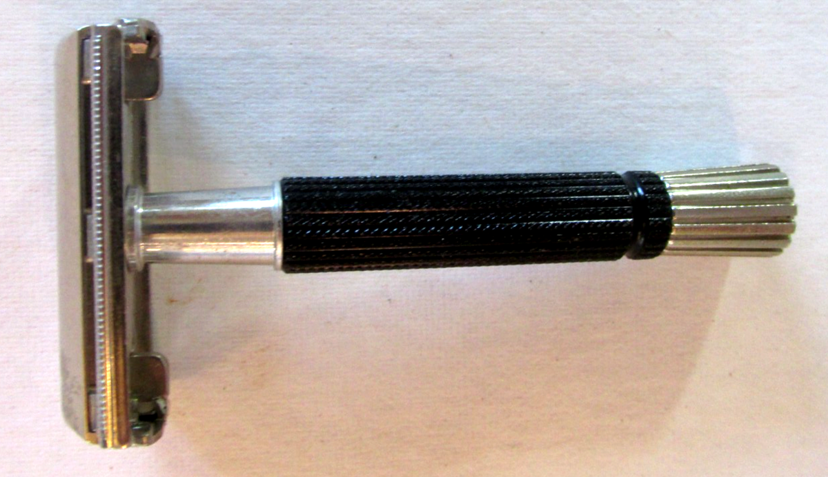 VTG Gillette Black Handle Flare Tip Safety Razor Twist Open 4
